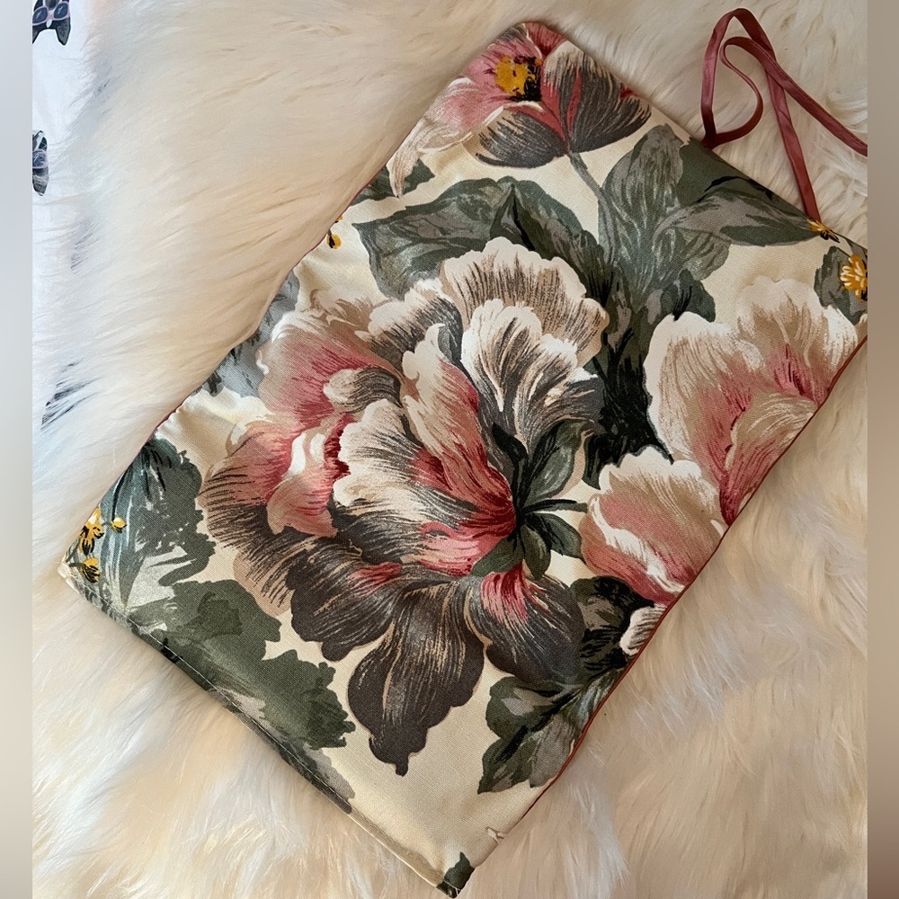 Beautiful Colorful Floral Print Roll-Up Jewelry Organizer/Travel Bag - Picture 8 of 16